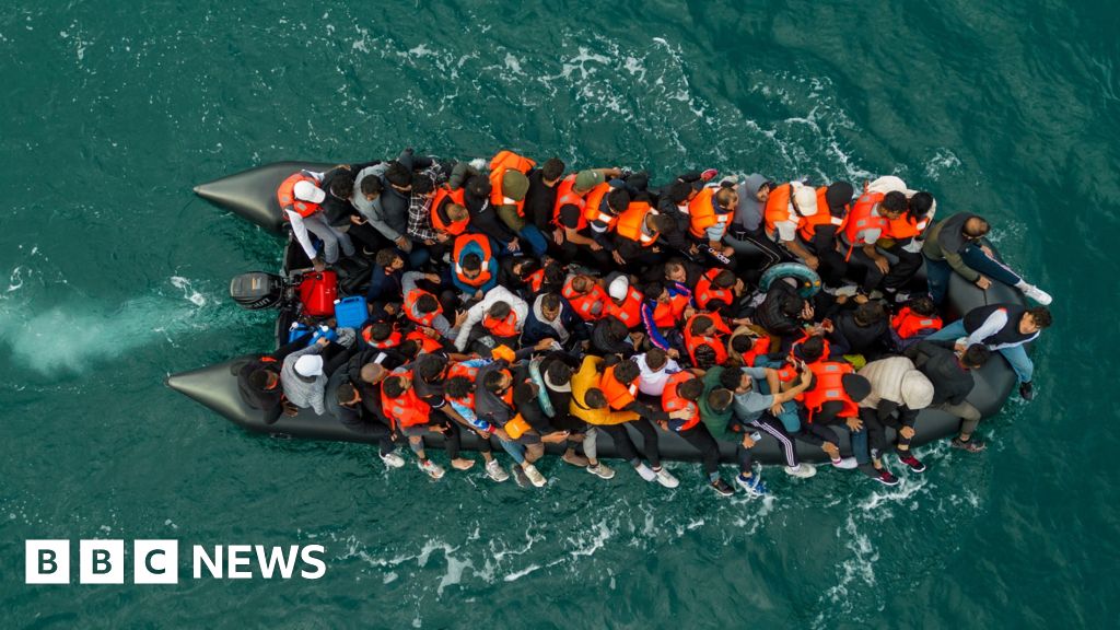Man suspected of supplying small boats to people smugglers arrested