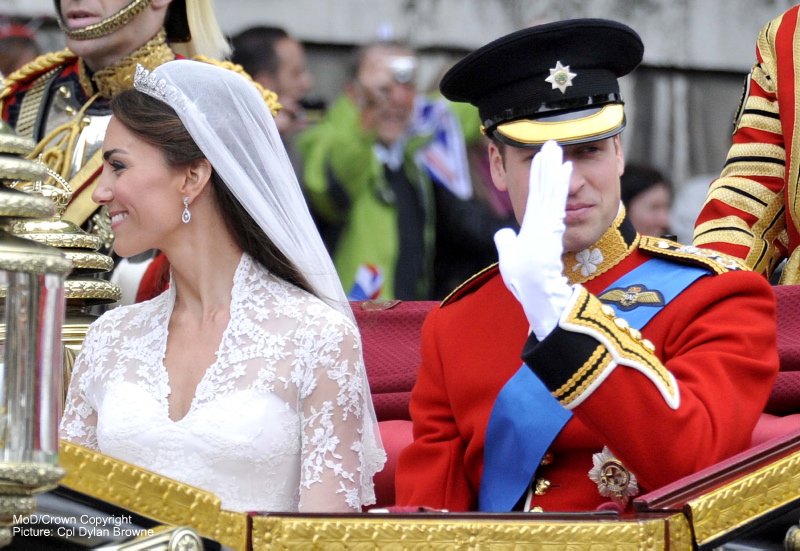 Holly Ramsay Peaty took wedding dress inspo from Kate Middleton